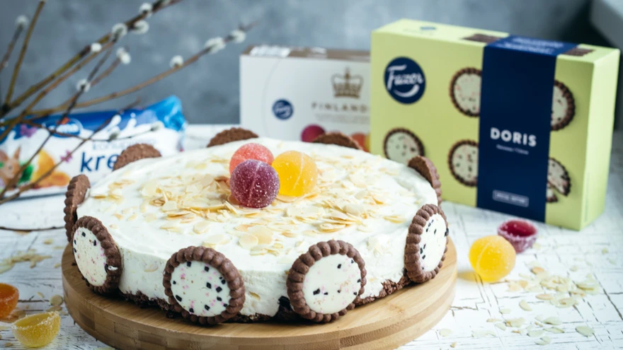 Kui traditsioonilise pasha tegemine võtab aega tervelt ööpäeva, siis kiirema tulemuse saavutamiseks on retseptis kasutatud pasha kohupiimakreemi.