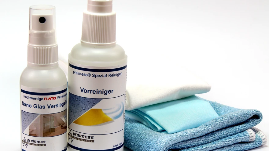 Klaasi ja keraamika puhastuskomplekt.