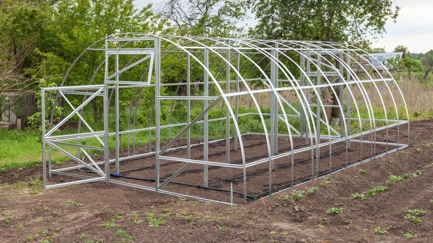 Kui kasvuhoonet veel pole või on väga vana, siis on just õige aeg mõelda uue soetamisele. 