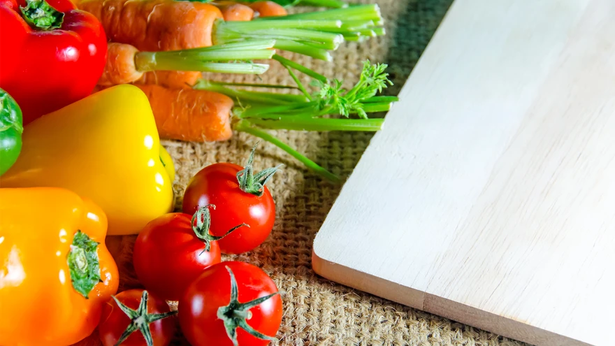 Lõhn ja väljanägemine reedavad, kas tegemist on värskete juurviljadega.