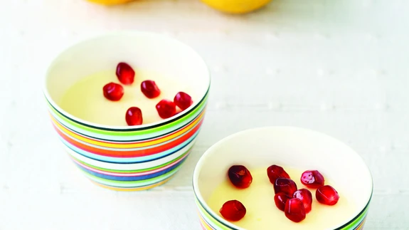 Kui soovid tugevamat sidrunimaitset, siis lisa kreemile lisaks mahlale ka riivitud sidrunikoor.