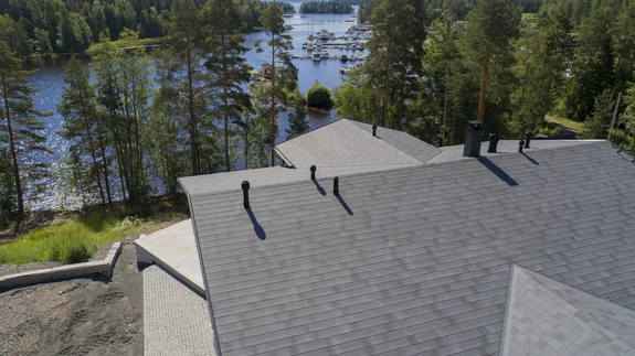 Kui kontrolli tulemusel selgub, et kusagil mõne sindli serv lipendab, tuleb see tagasi liimida spetsiaalse SBS-kummibituumenist mastiksiga.