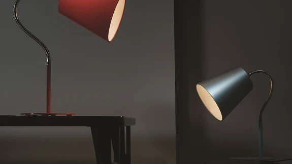 Tagant avatud kupliga lauavalgusti on lapse silmale parim – selline kuju vähendab silmi väsitavaid valgus-vari kontraste kõige paremini.