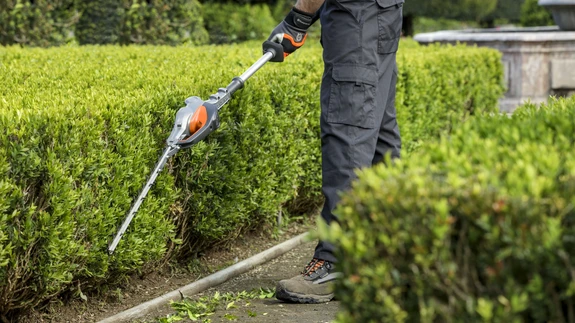 Kaupluses hekilõikurit valides proovi seda kindlasti ka tööasendis kätte võtta.