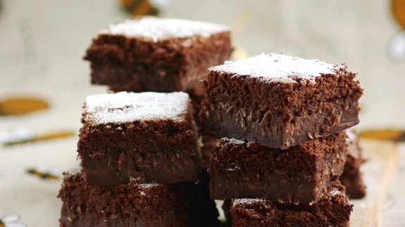 Võlutrikiga kook: vormi läheb lihtne vedel tainas, aga ahjust väljub kahe- või isegi kolmekihiline kook.