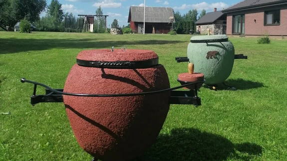 Tandoorahi sobib toidu valmistamiseks nii suvel kui talvel. Valmistada saab liha, kala, köögivilju jne. Tandoorahi pole vaid šašlõki valmistamiseks, samamoodi sobib ahi näiteks hautiste ja supi keetmiseks, pirukate küpsetamiseks.