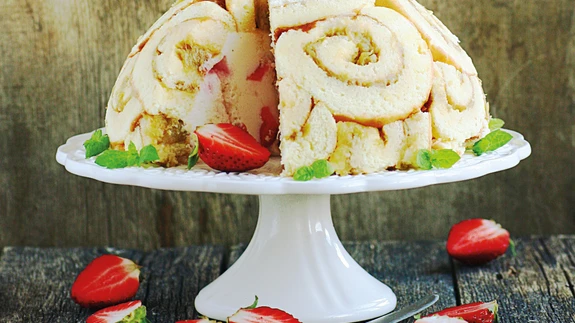 Maasika-rabarberišarlott.