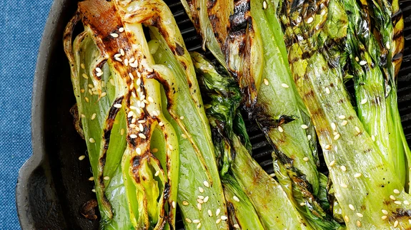 Tore roog suvisel aiapeol või köögis triibulisel grillpannil küpsetamiseks.