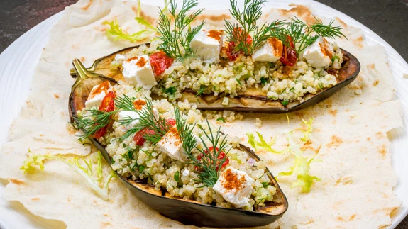 Baklažaanide täidis valmib kiiresti ja korraga ühel pannil.