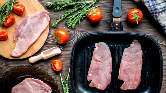 Värske liha tuleks pakendist väöja võtta vahetult enne toiduvalmistamist