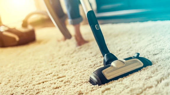 Vaibalt tolmu imemiseks kasuta lamedat, harjasteta otsikut.